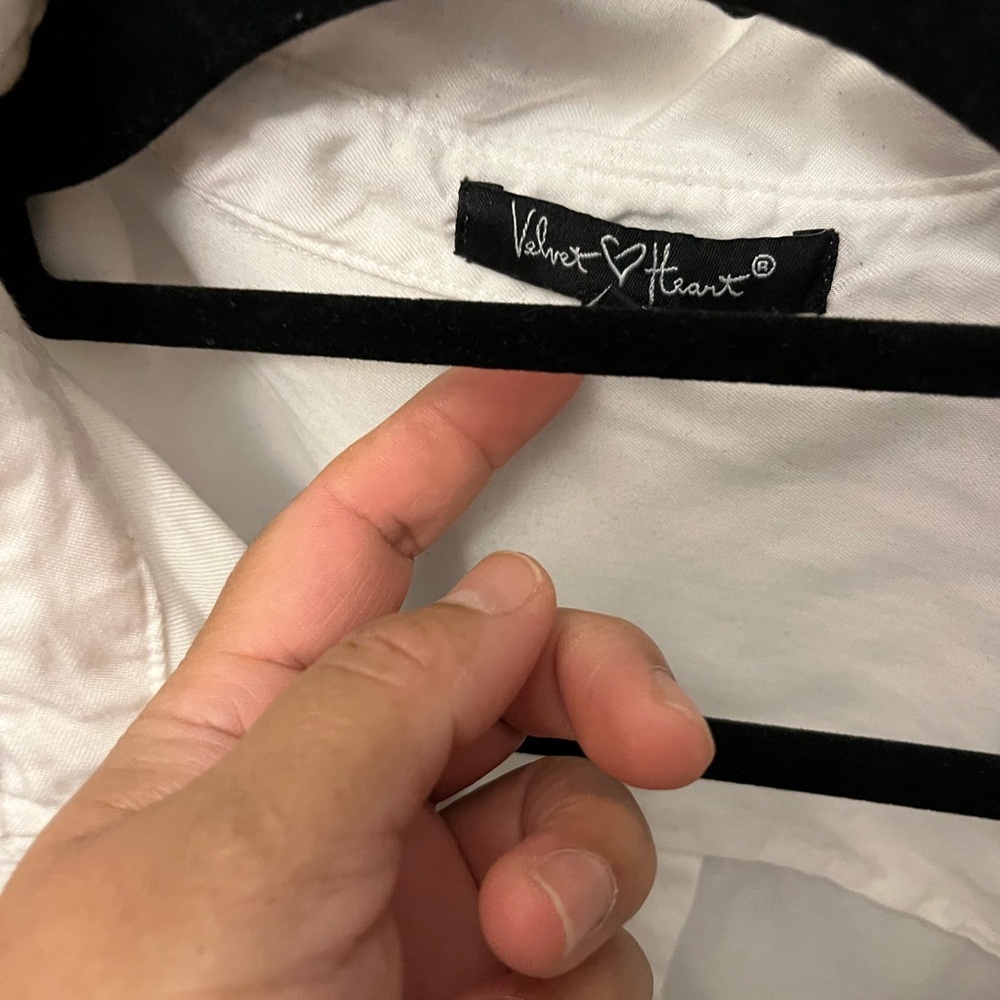 Velvet Heart Crisp White Shirt - Picture 2 of 2
